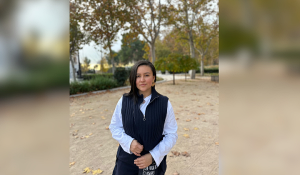 «Mi poesía busca conectar las sensaciones que experimentamos desde el exilio»: Lea Bolt, poeta nicaragüense