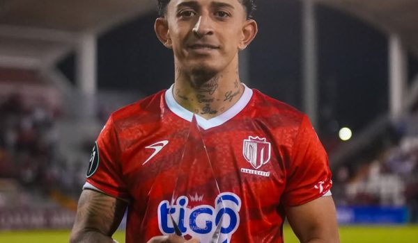 Byron Bonilla, el primer futbolista reconocido como el Atleta del Año de Nicaragua
