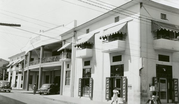 Los edificios y carreteras testigos del auge económico en la Nicaragua de mediados del siglo XX