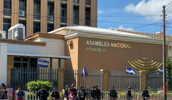 Especialistas aseguran que todo lo que derive de la nueva Constitución profundizará la ilegitimidad del régimen