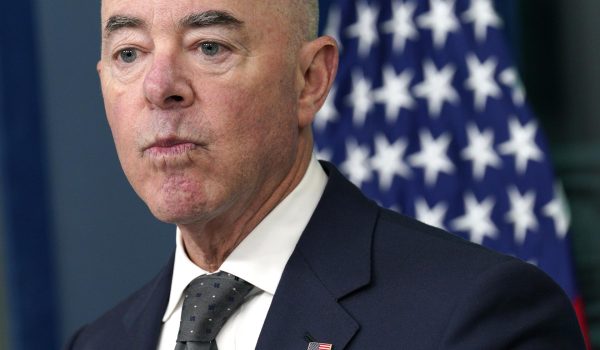 Gobierno Biden extiende los permisos de trabajo para ciertas categorías de inmigrantes