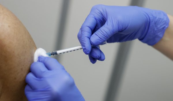 Diseñan una vacuna con mejor protección ante la gripe, que podría servir frente a la aviar