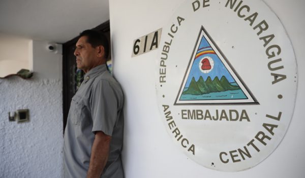 Nicaragua cambia a su embajadora en Panamá, mientras expresidente sentenciado sigue refugiado