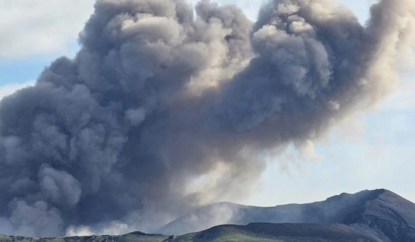 Cráter Santiago en Masaya registra una explosión