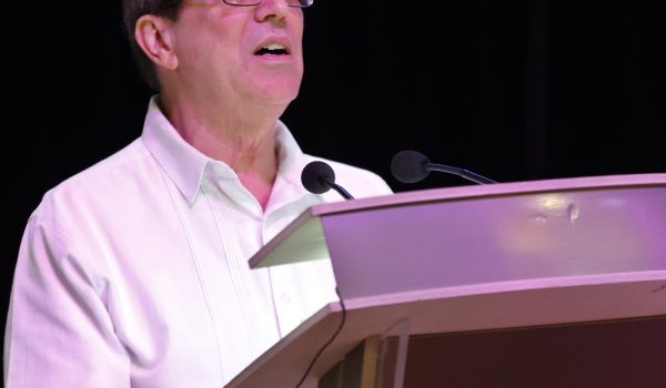 Cuba rechaza «intervención» en Venezuela y advierte tendría consecuencias «impredecibles»