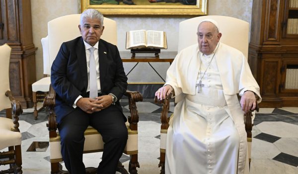 El papa expresó solidaridad y respaldo a la causa de Panamá por su Canal