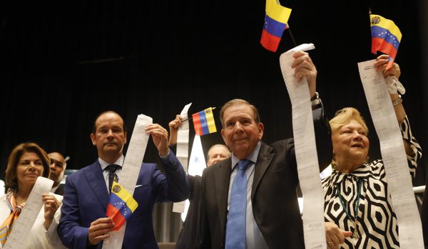 Edmundo González demanda «justicia y libertad» a siete días de la retención de su yerno