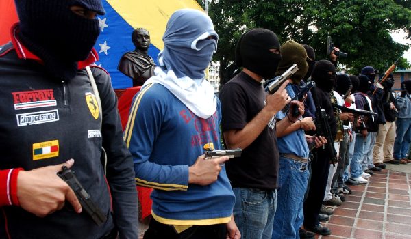 Así operan los “colectivos”, grupos criminales de Nicolás Maduro