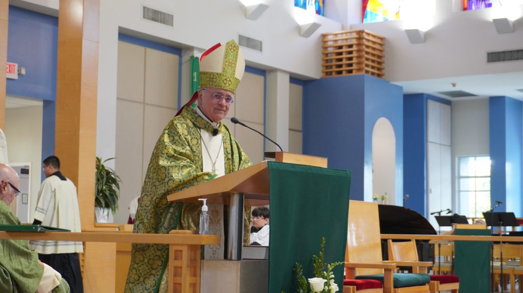 Monseñor Silvio Báez celebró sus 40 años de sacerdocio en Miami