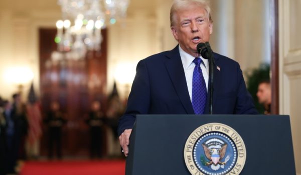 Donald Trump firma ley contra migrantes con delitos menores, la primera desde su vuelta al poder