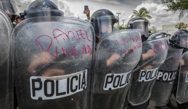 Ortega entrega «cheque en blanco» al Ejército y la Policía para comprar bienes para defender su dictadura