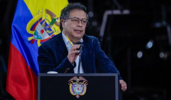 Petro confirma que no asistirá a investidura de Maduro: «Las elecciones no fueron libres»