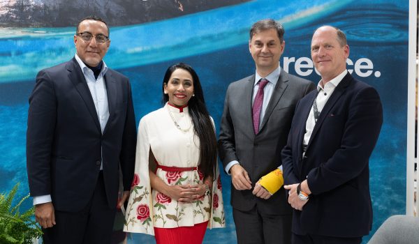 Harry Theoharis, candidato a ONU Turismo, llama a «vigilar» la masificación del sector