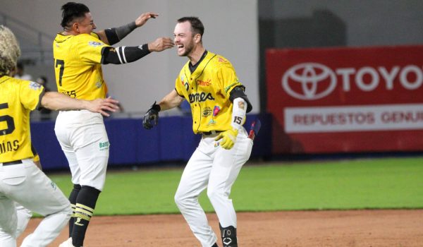 Los Leones lo hacen de nuevo: le arrebatan otra victoria al Tren del Norte y hay séptimo juego