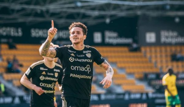 Jaime Moreno clasifica a su club a la Conference League y establece récord en Centroamérica