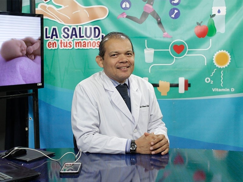 Doctor José Antonio Delgado, en su programa en Canal 23