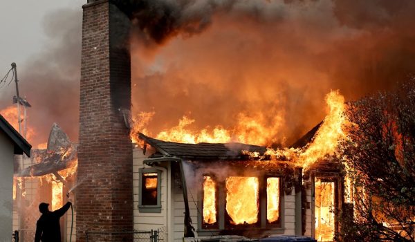 Las impactantes imágenes de los incendios en Los Ángeles