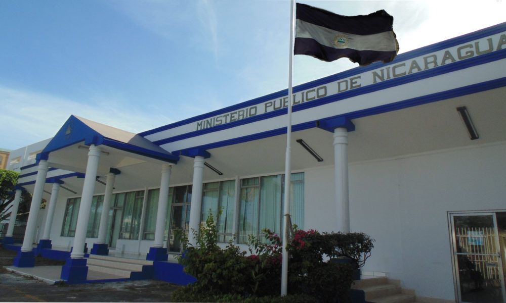Una mujer y dos hombrs entre ellos un médico serán acusacusados proximaentne por disitnos secxuales en perjuicio de una niña de 13 años. LA PRENSA/Ministerio Público.