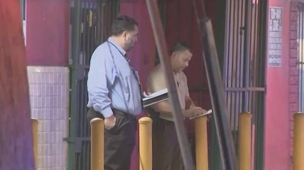 La La Policía de Miami-Dade  acudio allugar de la  tragedia. LA PRENS/ tELEMUNDO 51/ Captura de video. 