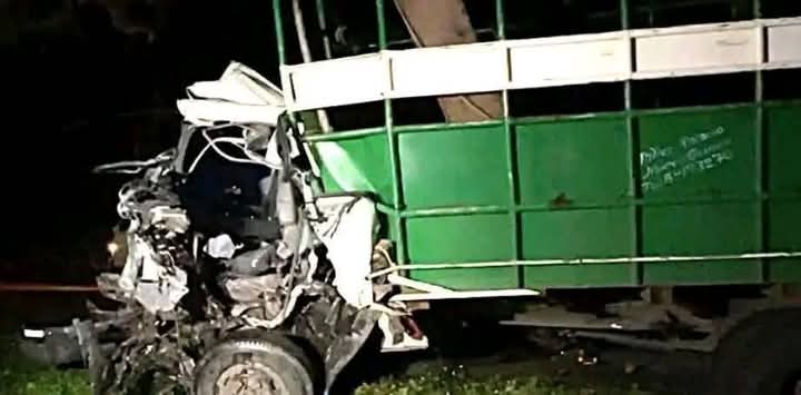 Converitsa en chatarea quedó convertida la cabina de uno de los camiones involuicrados en el fatal acidente en la carrtera El Coral- NuevaGuinea.. LA PRENSa/ Redes sociales. 