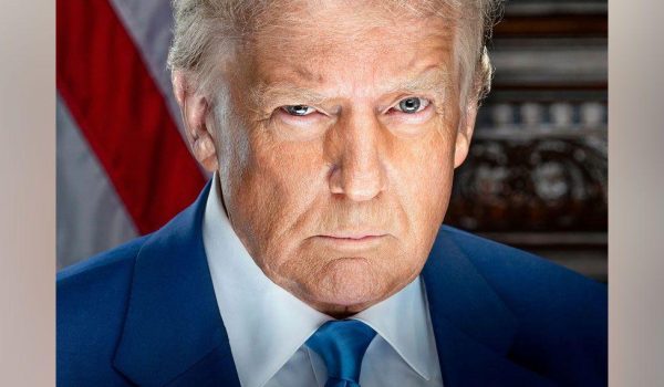 Autora de retrato cuestionado por Trump señala que críticas perjudicaron su carrera