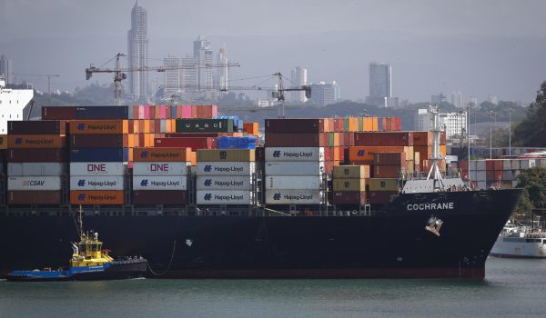 ¿Quiénes controlan los puertos que rodean el Canal de Panamá?