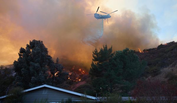 Sube a 24 cifra de muertos en incendios de Los Ángeles con vientos aún más peligrosos
