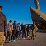 Nicaragüenses entre los migrantes que fueron deportados por ICE a ocho países de África