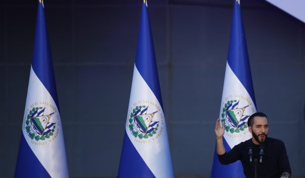 El presidente salvadoreño dice que podría ayudar a Estados Unidos a bajar los homicidios