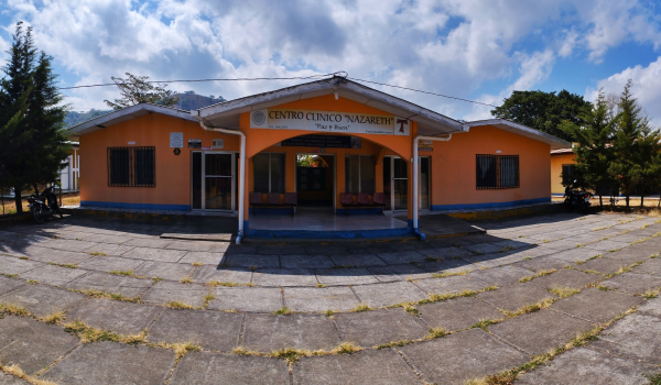 Policía allana Clínica Nazareth, de la Orden Franciscana