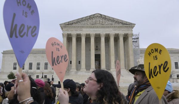 Juez federal dictamina que Administración Trump no puede deportar a inmigrantes a terceros países sin el debido proceso