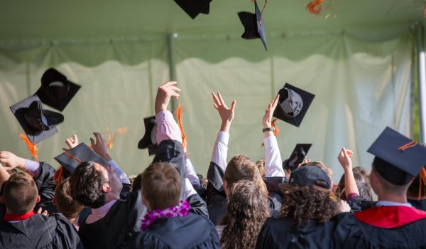 Estudiar fuera de Nicaragua: pasos esenciales para preparar tus títulos