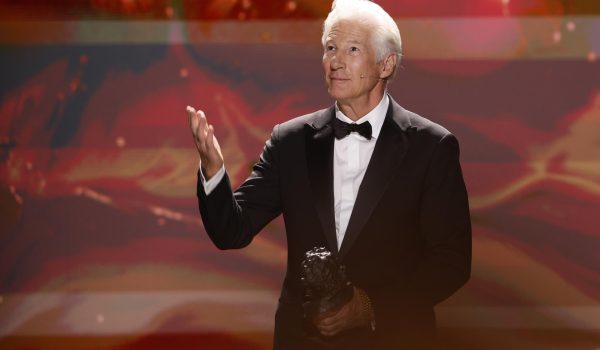 Richard Gere acusa a Trump de «matón» al recoger el Goya Internacional