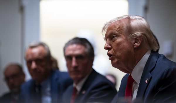 Trump dice que el 4 de marzo pueden entrar en vigor los aranceles a México y Canadá