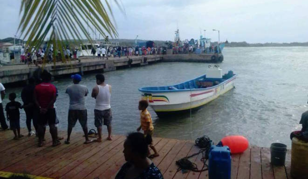 Se entrega a la Policía el capitán de la embarcación que naufragó con 17 migrantes