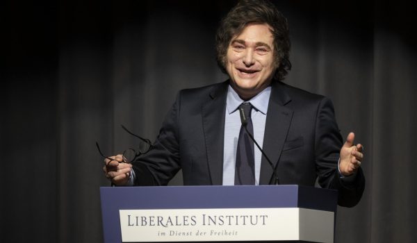 Milei afirma que difundió pero no promocionó $LIBRA y se niega a asumir responsabilidad