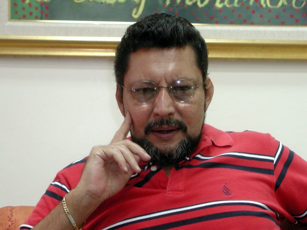 Banco Produzcamos, Bayardo Arce