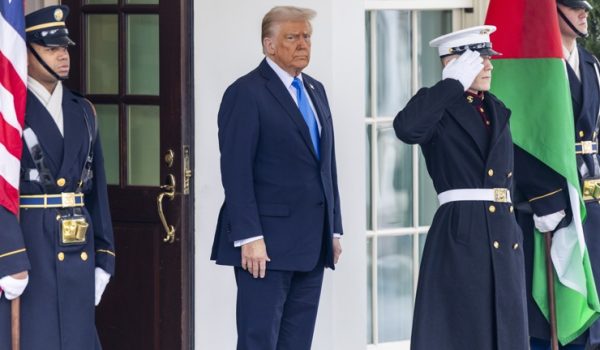 Trump eleva el tono y plantea reubicar a palestinos en una «parcela» en Jordania o Egipto