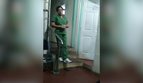 Denuncian a hospital por no brindar atención médica de emergencia a una menor de edad