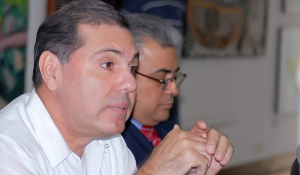 Hernán Estrada, el “arrogante” y “descarado soldado de a pie” que quería ser embajador en Washington