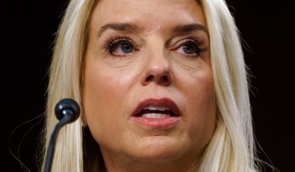 Fiscal de EE.UU. demanda a Nueva York por permitir a migrantes obtener licencias de conducir