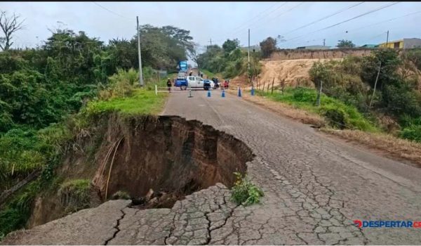 Suspendido el tráfico de carga y aduanero en el puesto fronterizo Las Manos por hundimiento en carretera