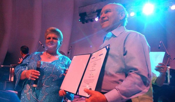 Cuando Paquita la del Barrio cantó ante 30,000 personas en Managua, incluido el presidente de la República