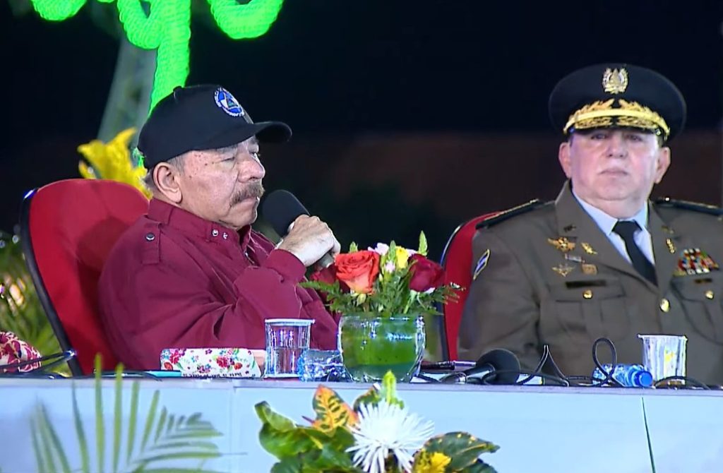 Avilés volvió a decir que Nicaragua es el país más seguro de Centroamérica, y que, gracias a las labores del Ejército, Nicaragua es un muro de contención del narcotráfico. Además de reafirmar su lealtad al dictador. LA PRENSA/Fotograma de vídeo