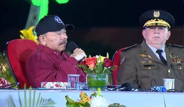 Avilés volvió a decir que Nicaragua es el país más seguro de Centroamérica, y que, gracias a las labores del Ejército, Nicaragua es un muro de contención del narcotráfico. Además de reafirmar su lealtad al dictador. LA PRENSA/Fotograma de vídeo