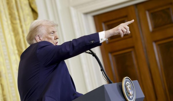 Trump dice que EEUU «tomará el control» de la Franja de Gaza y liderará su reconstrucción