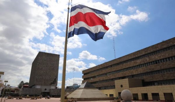 Costa Rica pide respeto a Nicaragua tras la virulenta carta del canciller Valdrack Jaentschke