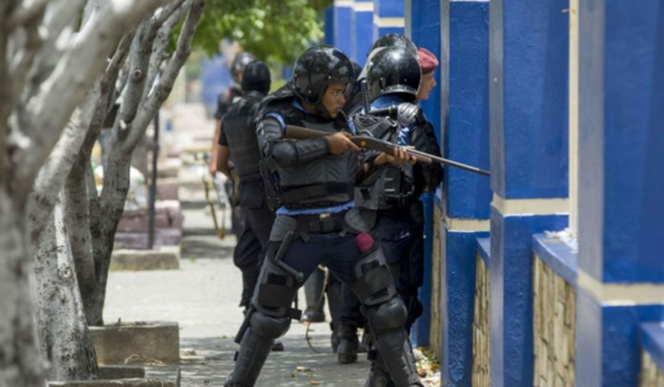 Represión durante las protestas en 2018. Foto: Archivo.