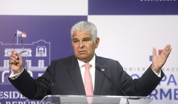 Trump «miente», afirma el presidente de Panamá y niega que EE.UU. esté recuperando el Canal