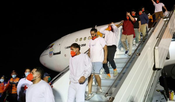Aterriza en Venezuela un avión con 178 migrantes deportados por Estados Unidos